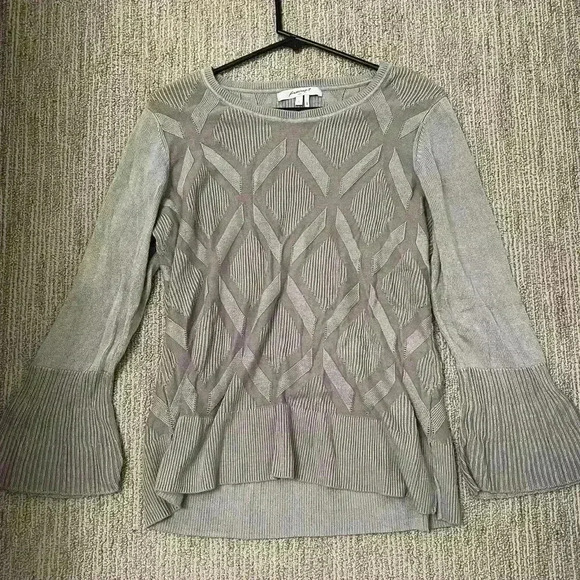 Large foxcroft gray bell sleeve heavy long sleeve - Picture 4 of 6